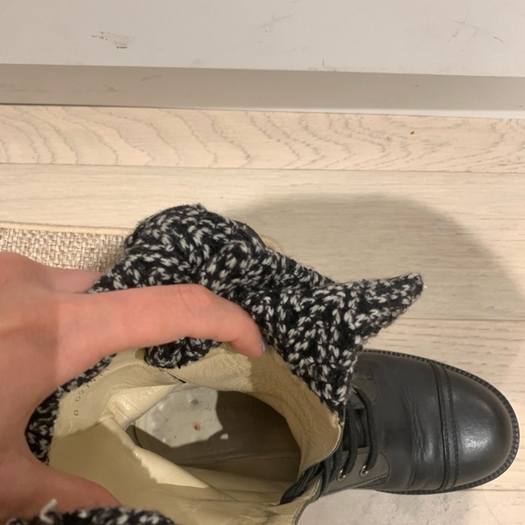 Chanel 2011 boots good condition - Picture 9 of 11